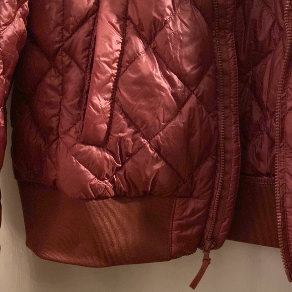 Aritzia tna quilted puffer League Bomber jacket - Picture 3 of 11